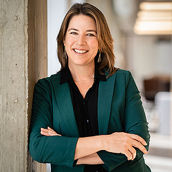 Amy Bixler headshot